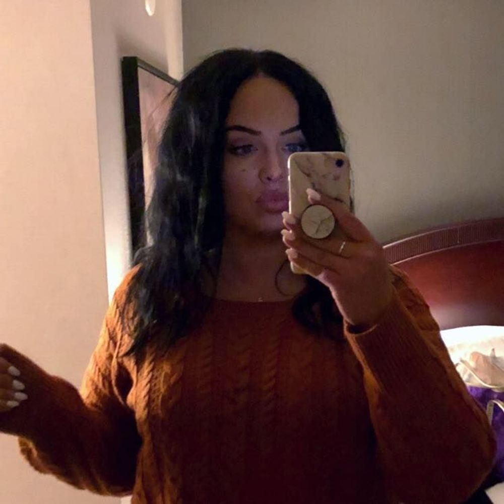 Meet your Posher, Kinia